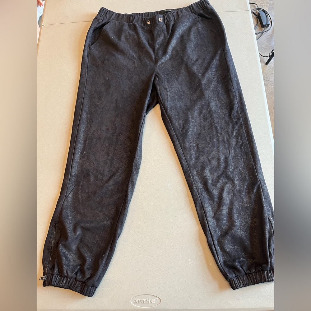 Black Orchid Black Sweatpants Joggers